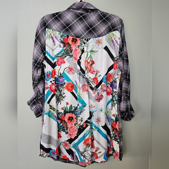 Tolani Collection Plaid Tunic Print Back, Black White Plaid Floral Geometric, S - Picture 8 of 12